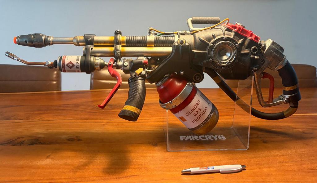 Far Cry 6 Collector's Flamethrower Replica, Vanaf 18 jaar, 1 speler, Nieuw, Ophalen
