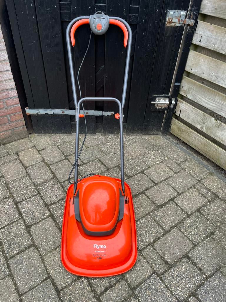 Flymo 330 turbo Zweefmaaier, Zweefmaaier, Ophalen of Verzenden, Zo goed als nieuw