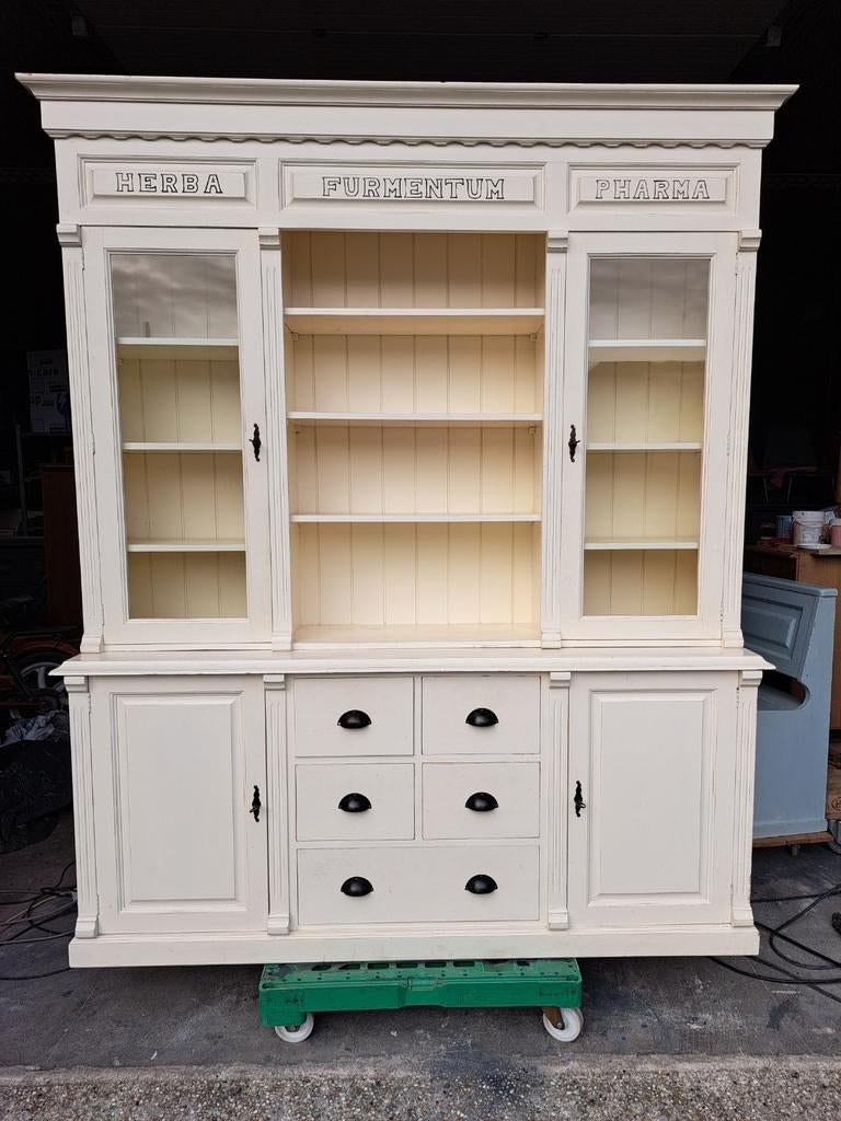 Apothekerskast HERBA FURMENTUM PHARMA, RoDeKo Volendam, R.kooij65@gmail.com, Gebruikt, Met deur(en)