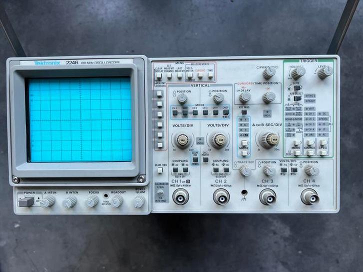 Oscilloscope Tektronix 2246 4 kanaals 100Mhz, Ophalen, Gebruikt, Elektriciteit