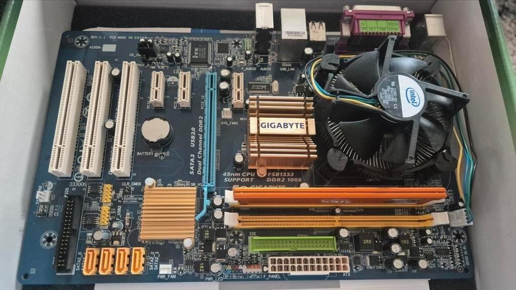 Gigabyte P31-ES3G Moederbord met RAM & Intel Processor, Gebruikt, Ophalen of Verzenden, DDR2, ATX