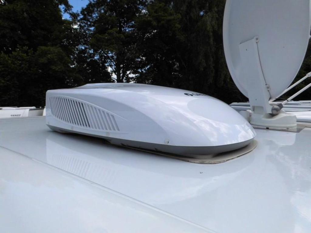 Hobby Optima De Luxe 75 HF HEFBED +SOLAR +FIETSENREK, Caravans en Kamperen, Campers, Chemisch toilet, Fiat, Hobby, Half-integraal