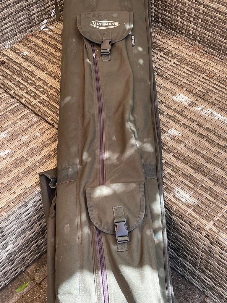 Te koop karperhengels met molens, schepnet en visparaplu, Watersport en Boten, Hengelsport | Karpervissen, Ophalen, Gebruikt, Complete set