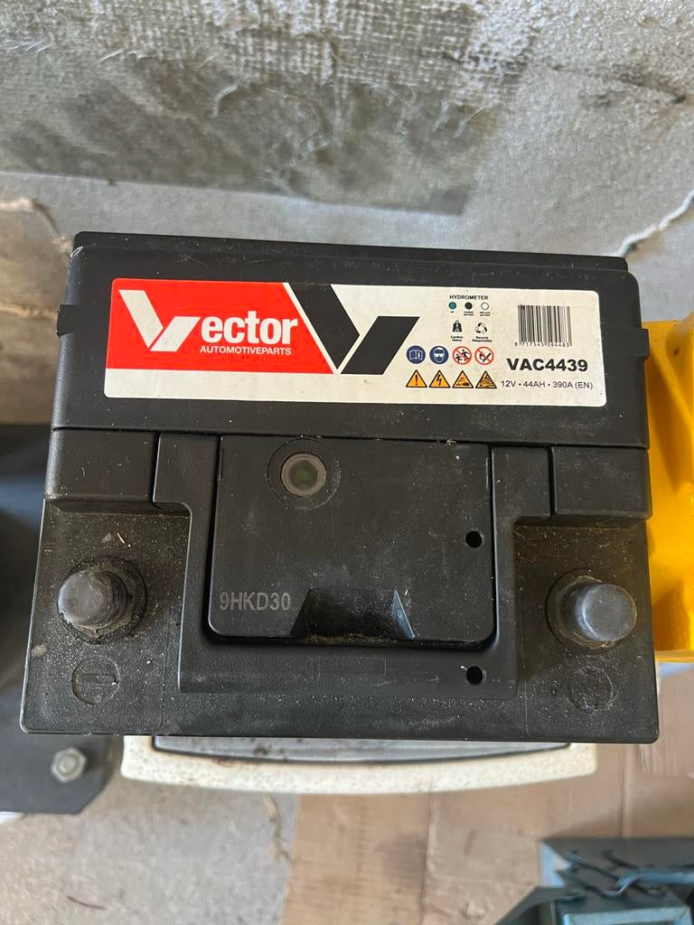 Vector Accu VAC4439 12V 44AH 390A, Ophalen of Verzenden, Gebruikt, Universele onderdelen