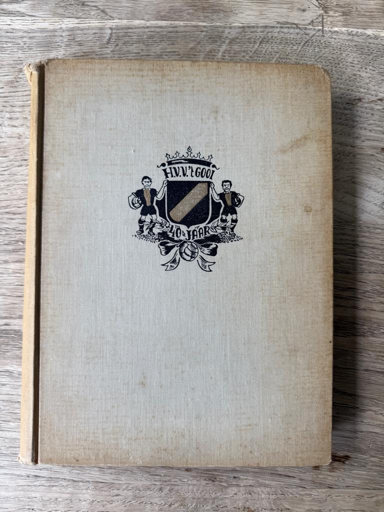 Voetbal Boek 40 jaar HVV 't Gooi, Verzamelen, Ophalen, Zo goed als nieuw, Overige binnenlandse clubs, Boek of Tijdschrift