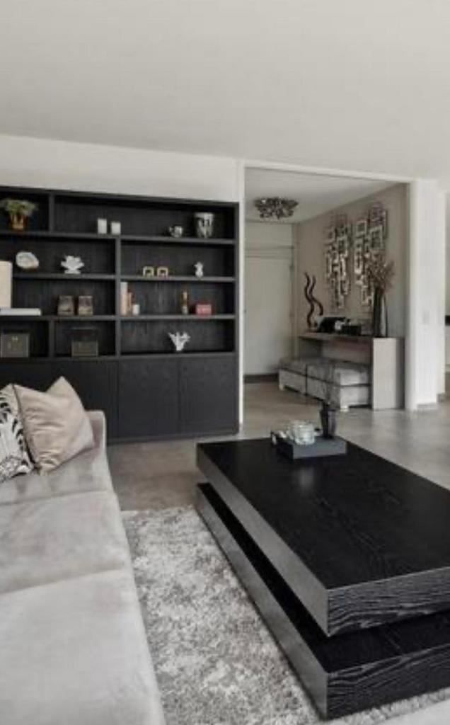 Goossens Buffetkast Barcelona Eiken Zwart, Huis en Inrichting, Gebruikt, 200 cm of meer, 150 tot 200 cm, Ophalen of Verzenden
