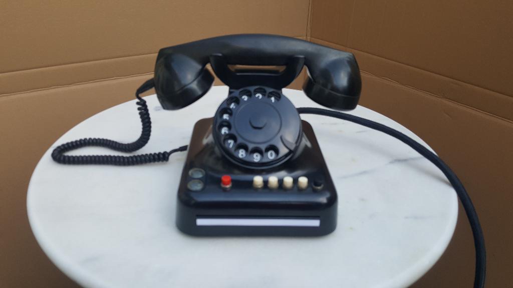 BAKELIET  PTT  TELEFOON  PYRAMIDE  MODEL MET SERIE HUISLIJN, Verzamelen, Ophalen, Huis en Inrichting