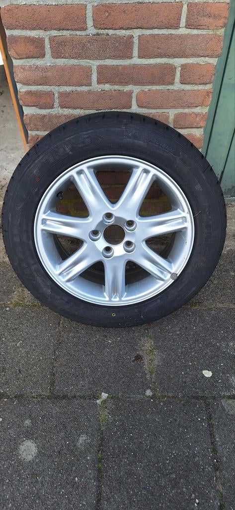 Volvo velg 16 inch met ongebruikte band, Ophalen, 16 inch, 205 mm, Zomerbanden
