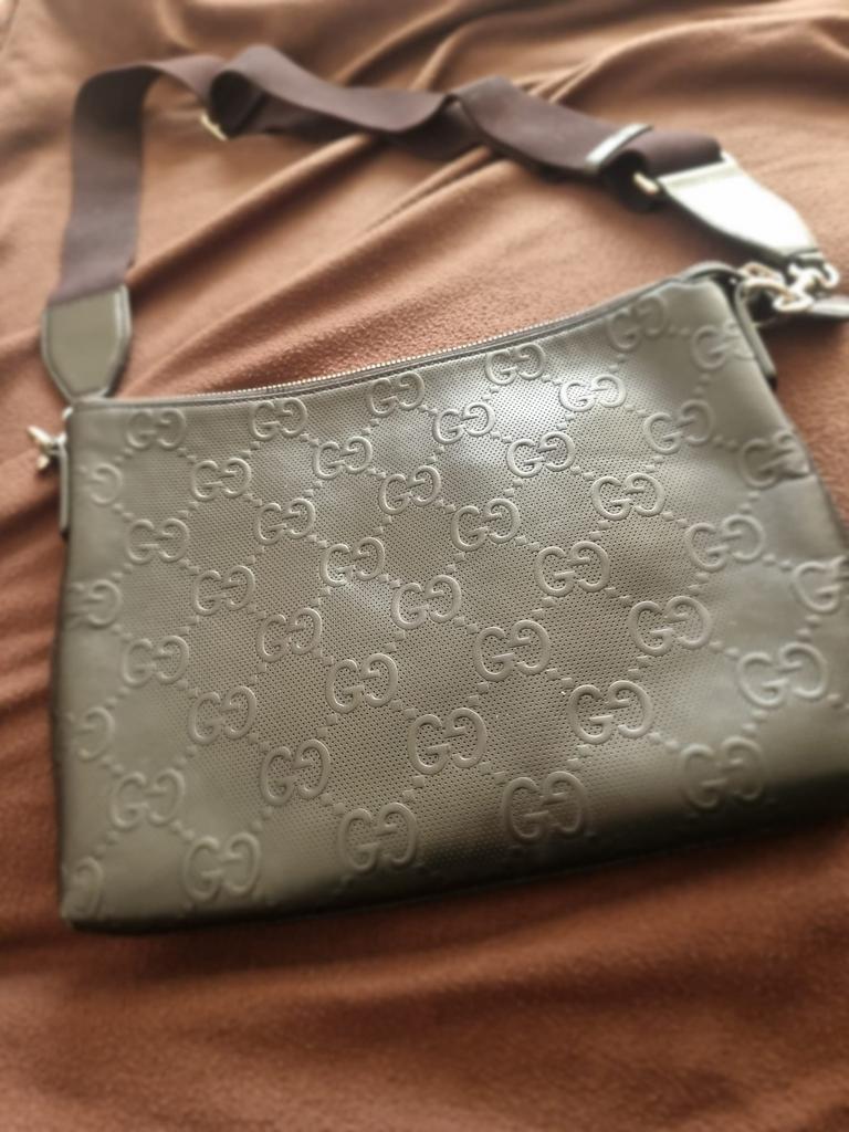 Heren tas gucci, Sieraden, Tassen en Uiterlijk, Tassen | Schoudertassen, Ophalen, Zo goed als nieuw, Zwart