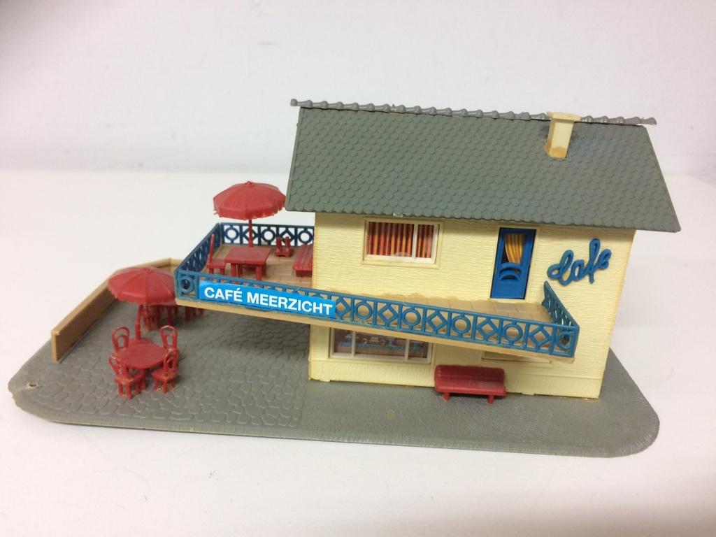 Pola: Café Meerzicht H0559 + huis met garage H0527 - gebouwd, Overige merken, Gebruikt, Gelijkstroom of Wisselstroom, Brug, Tunnel of Gebouw