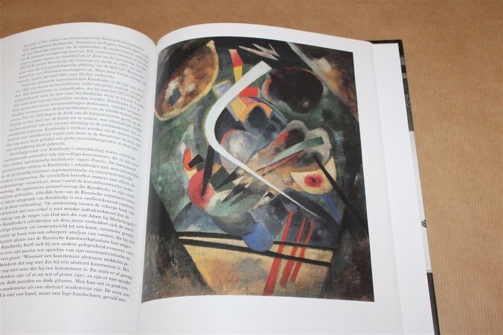 Wassily Kandinsky, 1866-1944. Revolutie in de schilderkunst., Boeken, Ophalen of Verzenden, Zo goed als nieuw