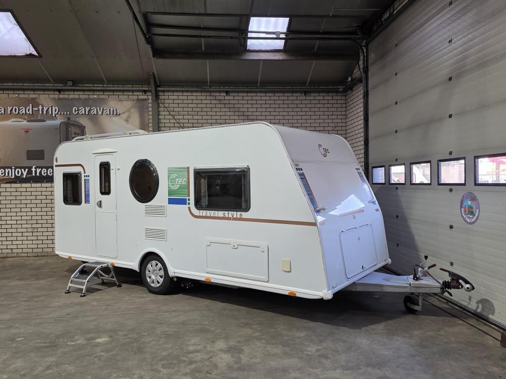 Tec Travel Style 450 / Enkele bedden / Groot bed / Mover, Dwarsbed, Standaardzit, T.E.C., Schokbreker