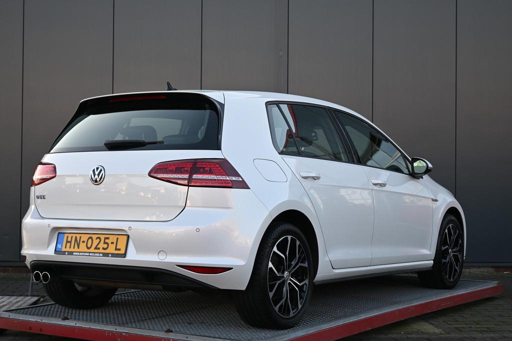 Volkswagen Golf 1.4 TSI GTE leer carplay (bj 2015), Gebruikt, 4 cilinders, Wit, 1499 kg