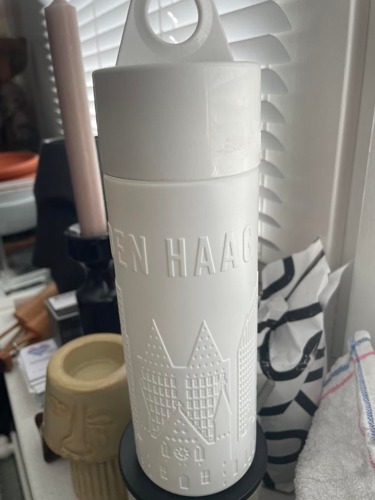 Witte waterfles  'Den Haag' met Stadsgezicht, Huis en Inrichting, Keuken | Keukenbenodigdheden, Ophalen of Verzenden, Zo goed als nieuw