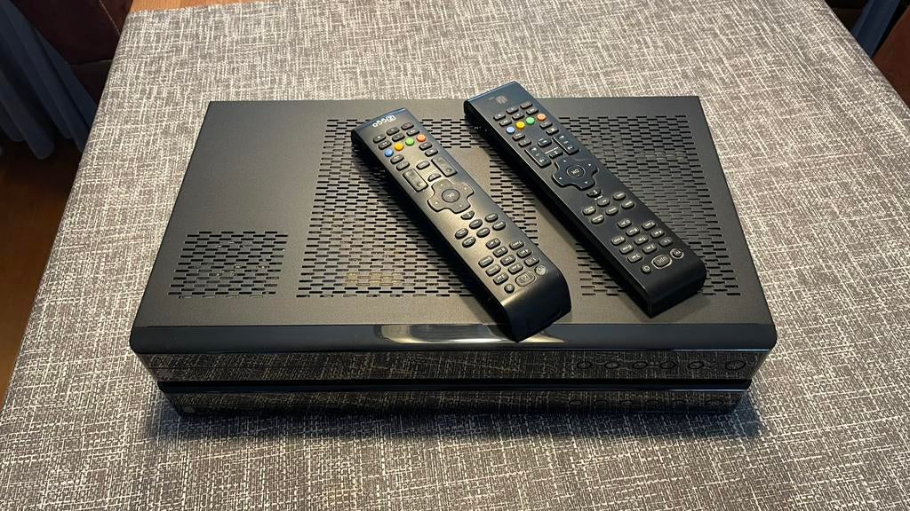 Ziggo/ UPC decoder met harde schijf., Audio, Tv en Foto, Decoders en Harddiskrecorders, Ophalen, Zo goed als nieuw