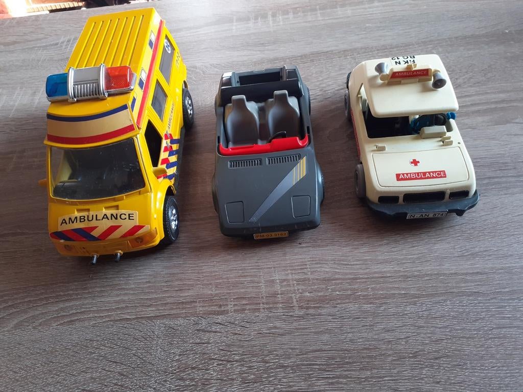 Playmobil auto's: ambulance en sportwagen, Ophalen of Verzenden, Gebruikt, Los playmobil