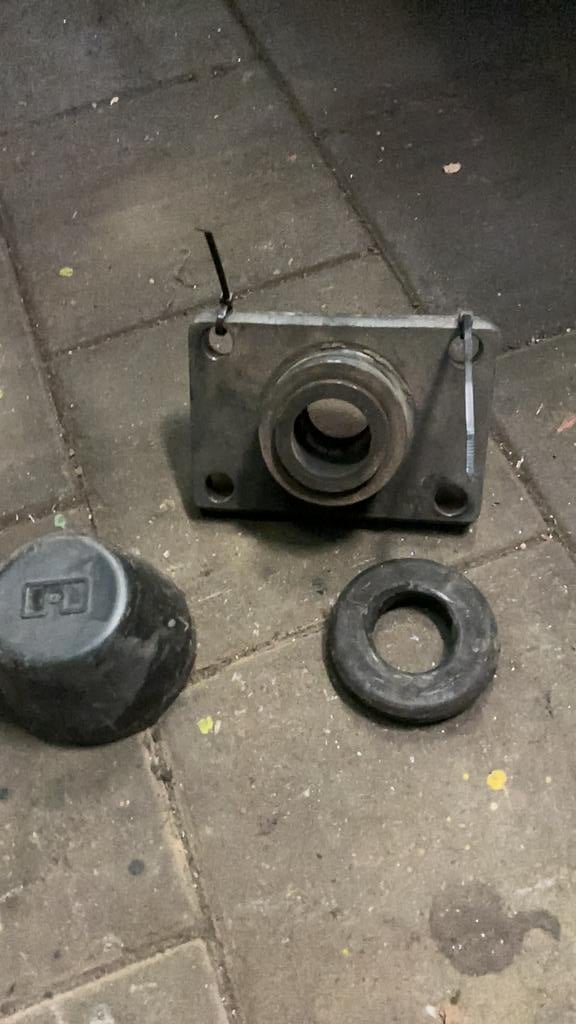 Rockinger chassisbus voor vangmuil., Ophalen, Nieuw