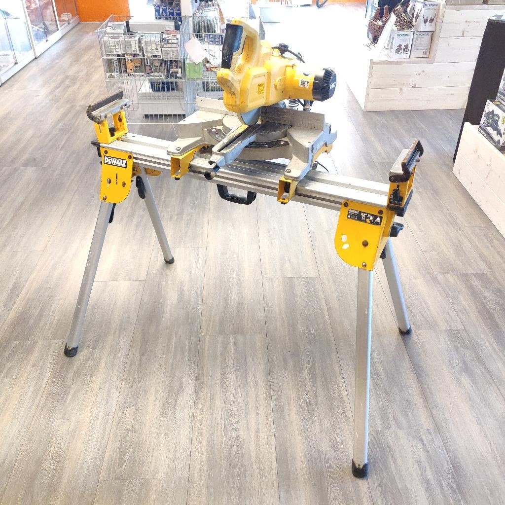 DeWalt DWS777-Qs Afkortzaag 2017 + DE7033 -XJ onderstel, Doe-het-zelf en Verbouw, Gereedschap | Zaagmachines, Ophalen, Gebruikt