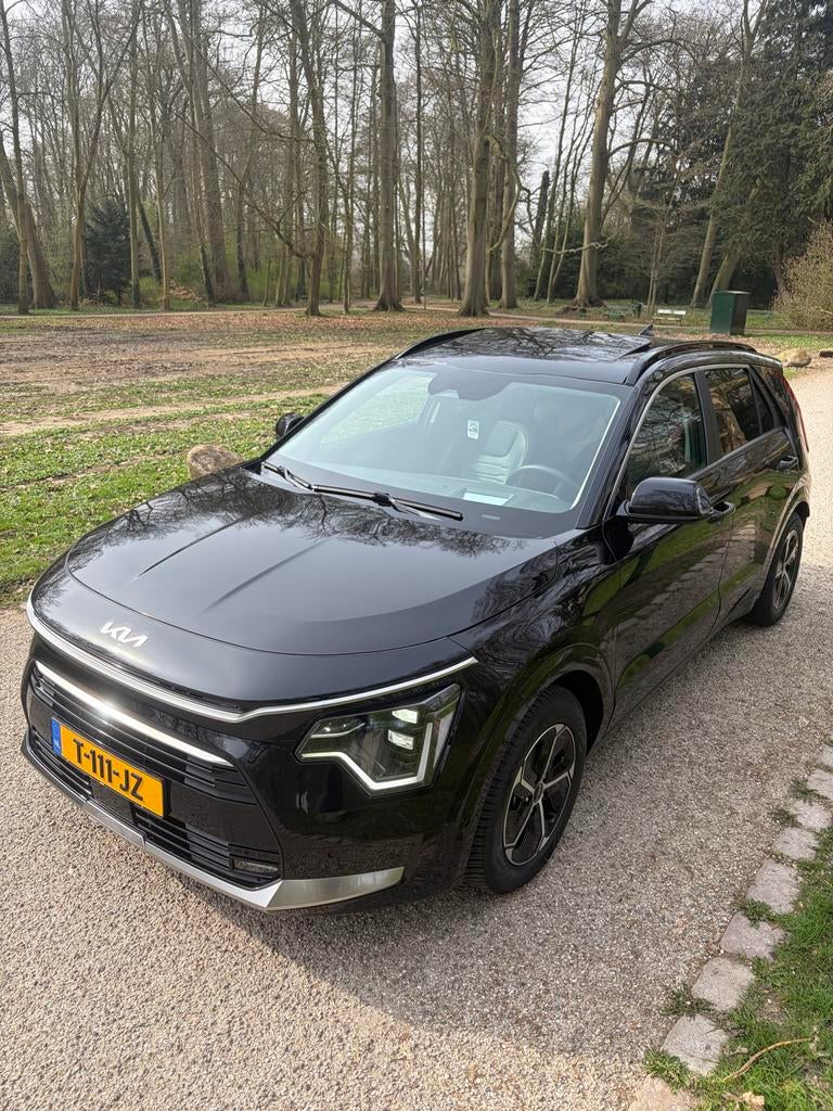 Kia Niro 1.6 GDi Hybrid 141pk Dct6 2023 Zwart (BTW Auto), Auto's, 1374 kg, Dealer onderhouden, SUV of Terreinwagen, Niro