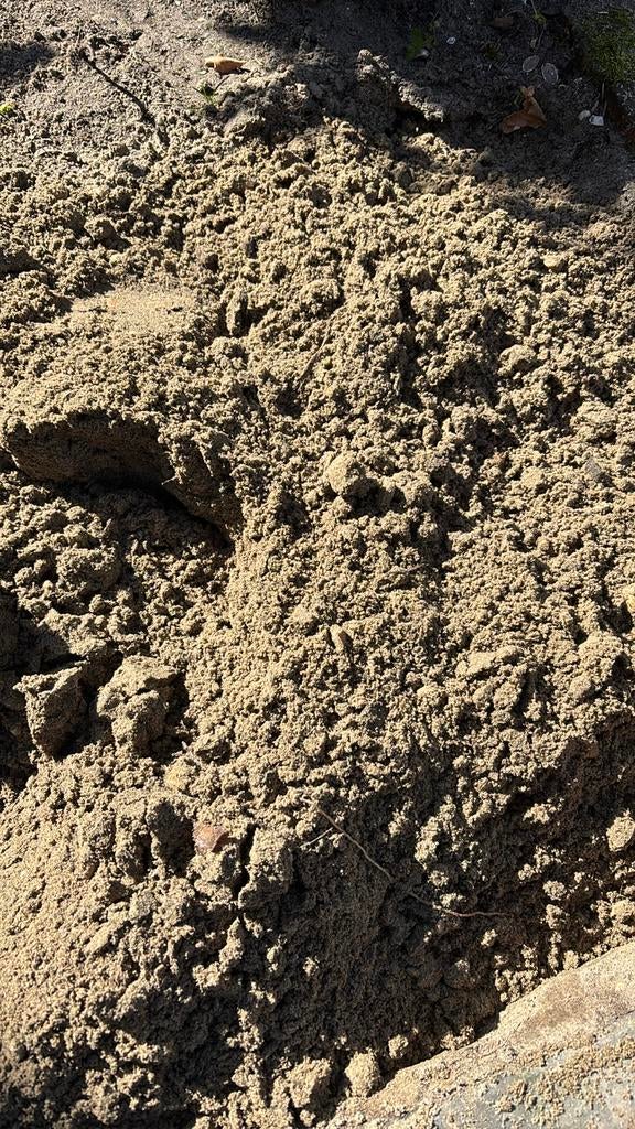 GRATIS ophoogzand (~10 kruiwagens), Tuin en Terras, Zand, Ophalen, Gebruikt, Ophoogzand