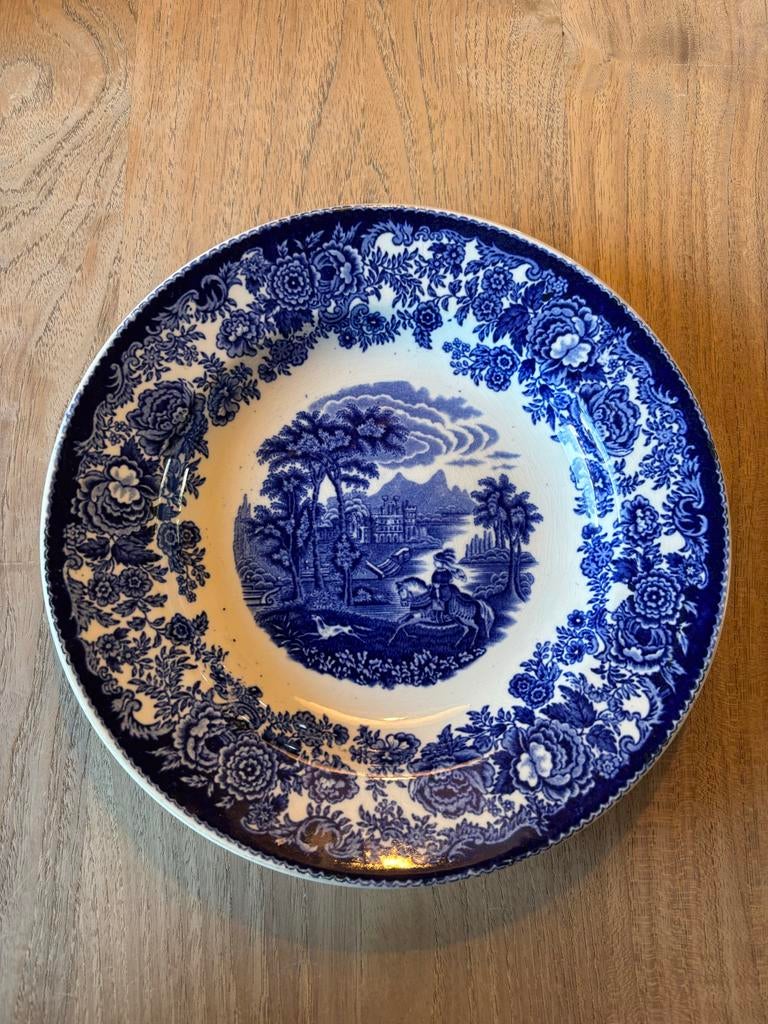 Petrus Regout Maastricht bord Amazone, Antiek en Kunst, Antiek | Servies los, Ophalen