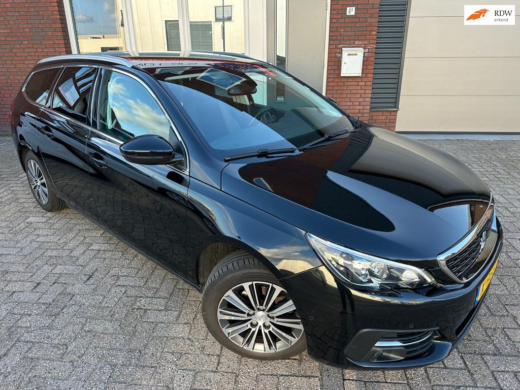 Peugeot 308 SW 1.2 PureTech Blue Lease Premium / Leder / Nav, Gebruikt, 1199 cc, Met garantie (alle), Zwart