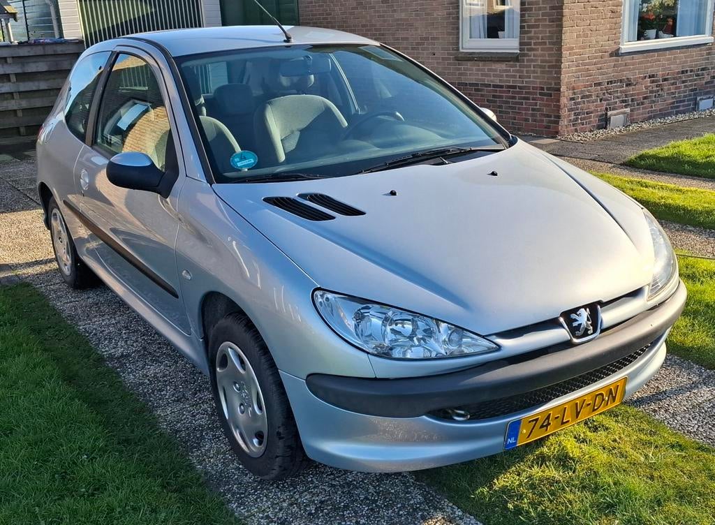 Peugeot 206 1.4 X-line 3D 2003 Grijs, Auto's, Peugeot, Voorwielaandrijving, Stof, 31 €/maand, 4 cilinders