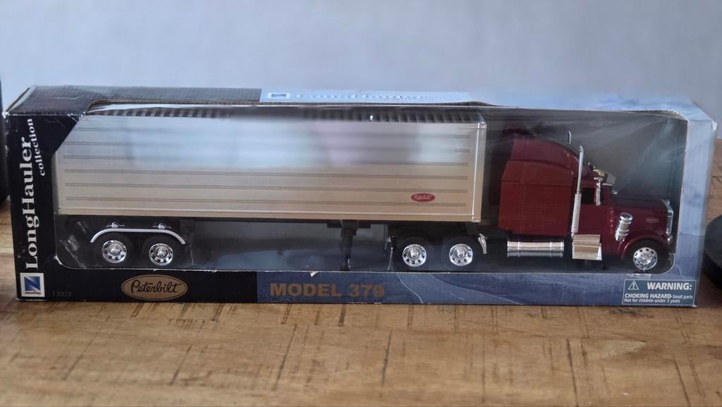 Peterbilt Model 379 LongHauler Collection Diecast Truck, Hobby en Vrije tijd, Modelbouw | Auto's en Voertuigen, Overige merken