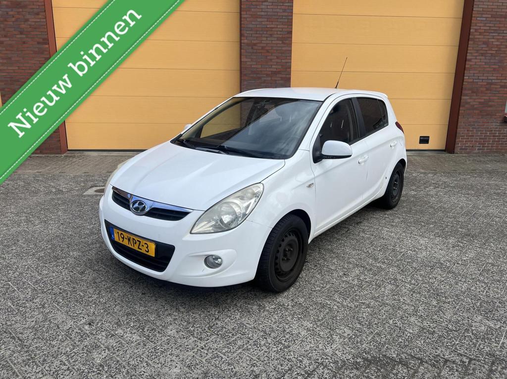 Hyundai i20 1.4i Nieuwe apk Airco inruilkoopje, Voorwielaandrijving, 4 cilinders, 1396 cc, Wit