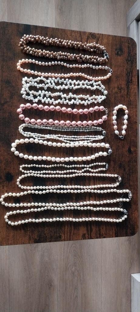Grote partij parelkettingen en armband met zilveren slot, Ophalen of Verzenden, Gebruikt, Wit, Zilver