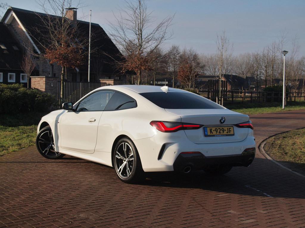 BMW 4-serie Coupé 420i | M-Pakket | Camera | Sfeerverlichti, Automaat, 1998 cc, Gebruikt, 4 stoelen