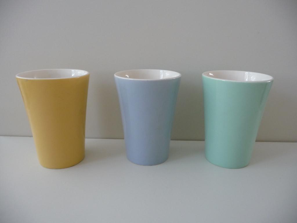 3 DRINKBEKERS pastelkleurig - REGOUT MAASTRICHT (R), Ophalen of Verzenden