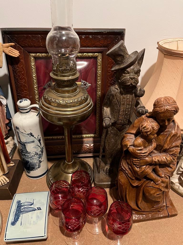 Verzameling antieke en decoratieve items, Ophalen