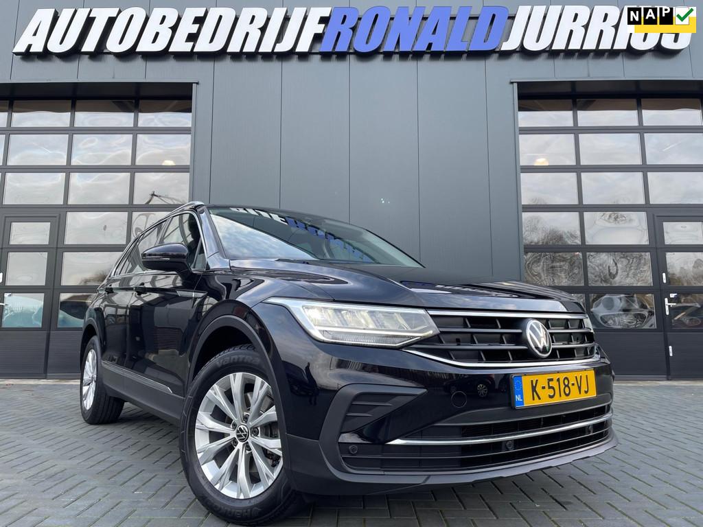 Volkswagen Tiguan 1.5 TSI Life Business NLAuto/Virtual Cockp, Voorwielaandrijving, Stof, 4 cilinders, Zwart