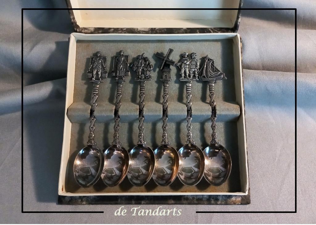 H.Hooijkaas Plated90 lepeltjes in origineel doosje, Ophalen of Verzenden, Zilver