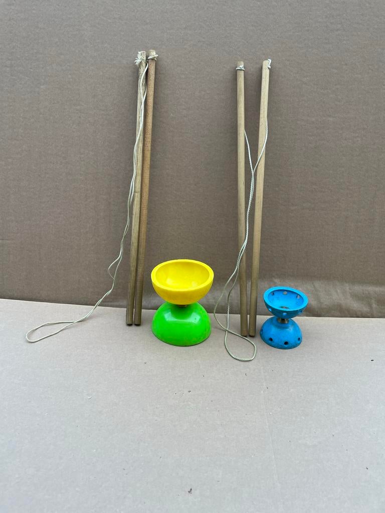 Diabolo set met twee diabolo's en stokjes, Ophalen, Gebruikt, Jongen of Meisje