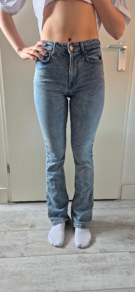 Zara • Blauwe flared jeans • Als nieuw • Maat 34, Blauw, Zara, Ophalen of Verzenden, Zo goed als nieuw