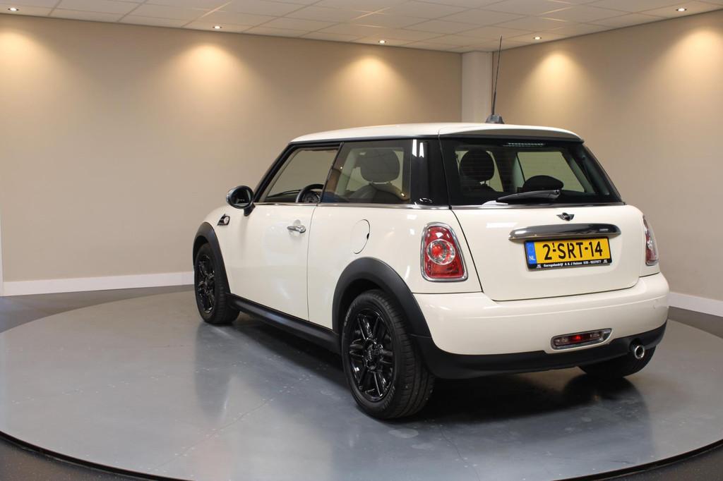 Mini Mini 1.6 One Holland Street *2de Eigenaar* Navi|Cruise|, Voorwielaandrijving, Gebruikt, 4 cilinders, 4 stoelen