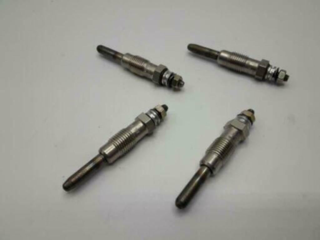 Gloeibougies Peugeot 504 J5 J7 Diesel Nieuw, Auto diversen, Overige Auto diversen, Ophalen of Verzenden