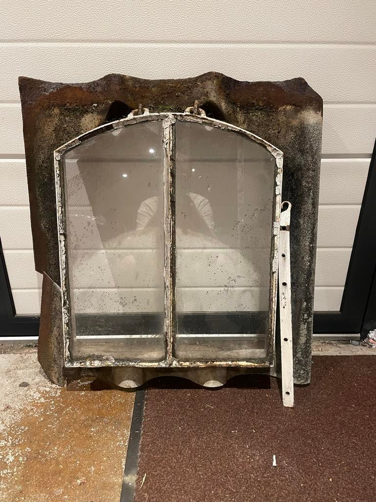 Oud gietijzeren dakraam, Doe-het-zelf en Verbouw, Glas en Ramen, Ophalen, Gebruikt, Minder dan 80 cm, Minder dan 80 cm