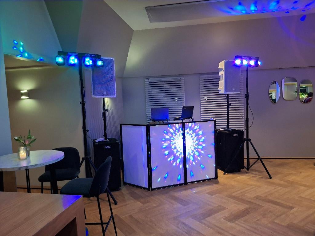 Dj met eigen drive in show voor allerlei feestje, Diensten en Vakmensen, Muzikanten, Artiesten en Dj's, Dj