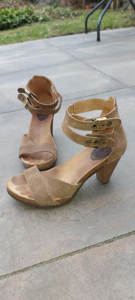 Suede open pumps Scholl maat 38 izgs, Kleding | Dames, Schoenen, Scholl, Bruin, Ophalen of Verzenden, Zo goed als nieuw
