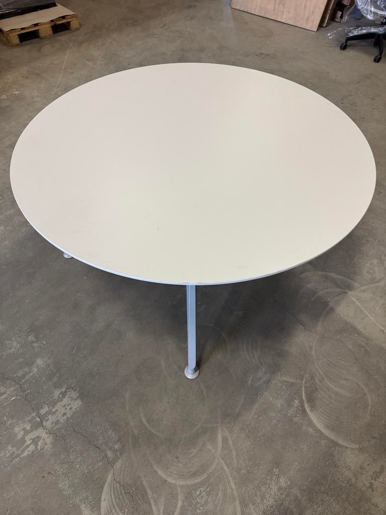Ronde tafel 140cm met aluminium poten, Ophalen, Gebruikt, 100 tot 150 cm, Rond