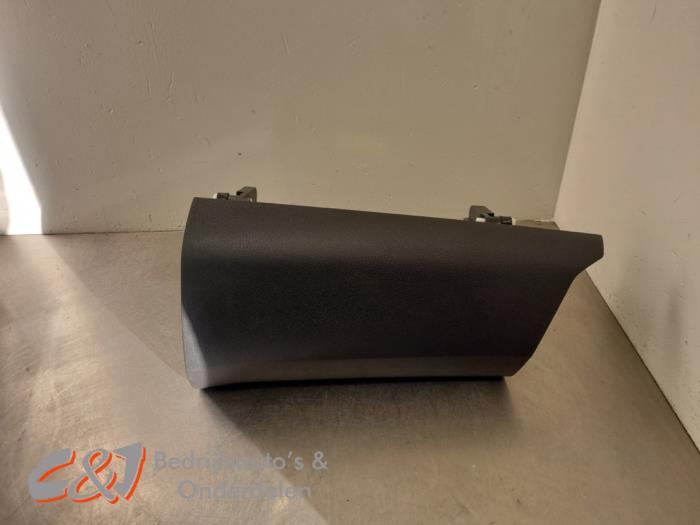 Dashboardkastje van een Opel Vivaro, Gebruikt, -, -, Opel