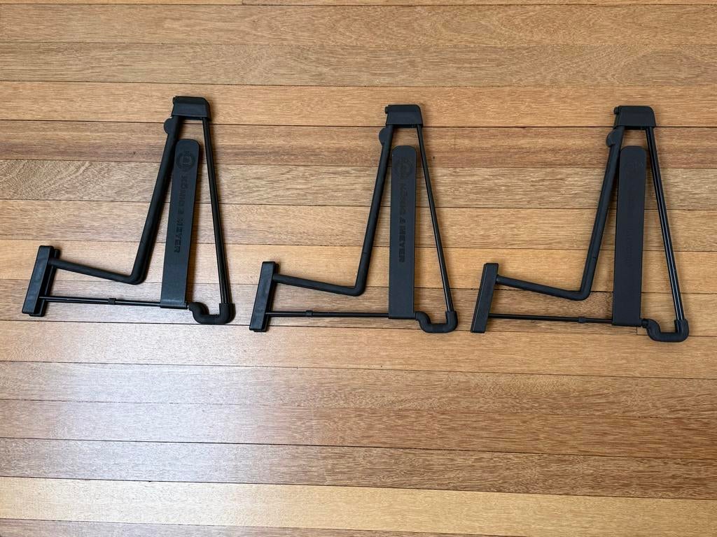 K&M Gitaarstandaard zwart Heli Set van 3 zgan, Ophalen of Verzenden, Zo goed als nieuw, Instrumentstandaard, Gitaar