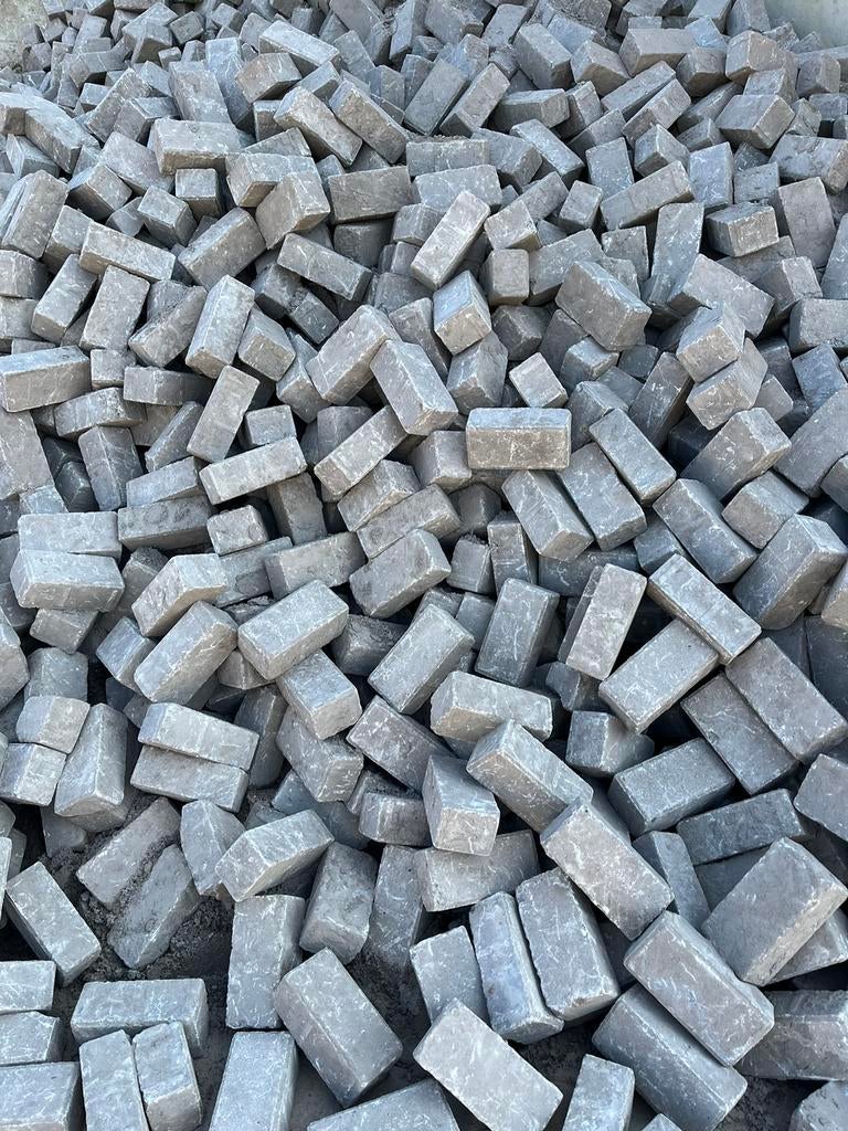 Betonklinkers , moeten nu weg ., Tuin en Terras, Gebruikt, Verzenden, Klinkers, 10 m² of meer