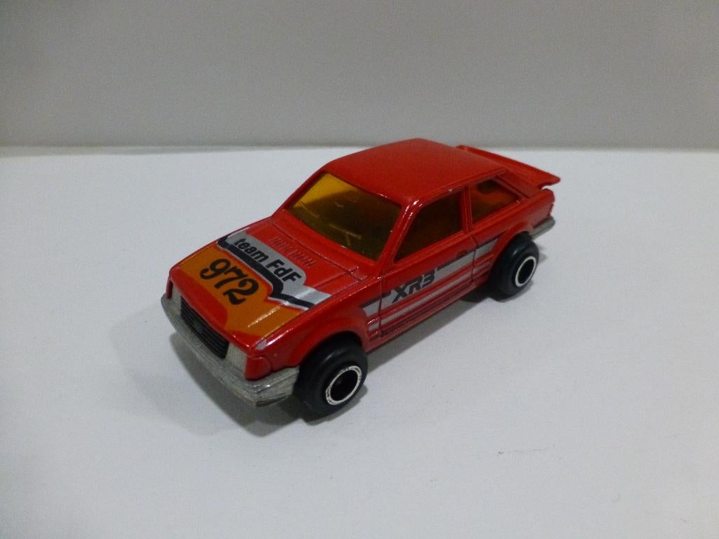 Majorette Ford Escort XR3 rood    Als nieuw, Ophalen of Verzenden, Zo goed als nieuw, Auto