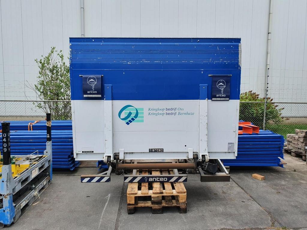Laadklep Anteo 1000 kilo 220 breed  model F3CL10H-W105F, Auto-onderdelen, Vrachtwagen-onderdelen, Gebruikt, Carrosserie en Plaatwerk