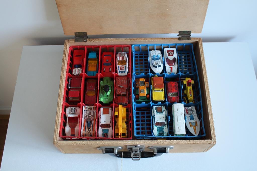 Mooie houten koffer met 44 vintage Matchbox miniatuur auto's, Verzamelen, Speelgoed, Ophalen of Verzenden, Gebruikt