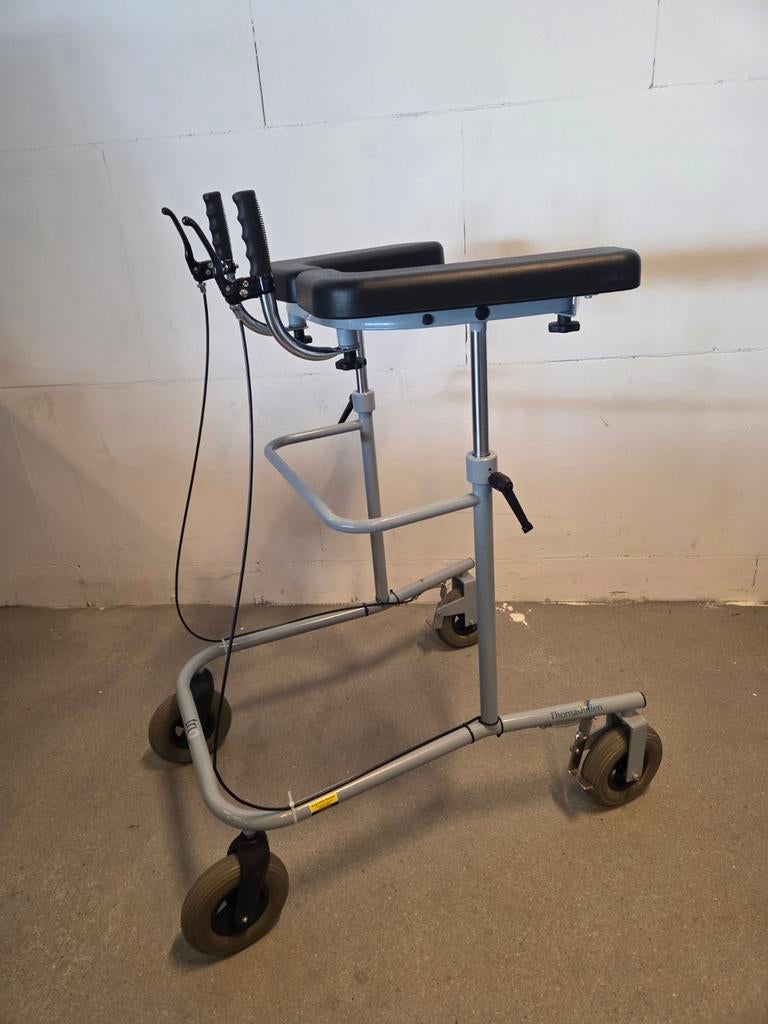 Trio Walker / loophulp / revalidatie hulp, Diversen, Verpleegmiddelen, Ophalen